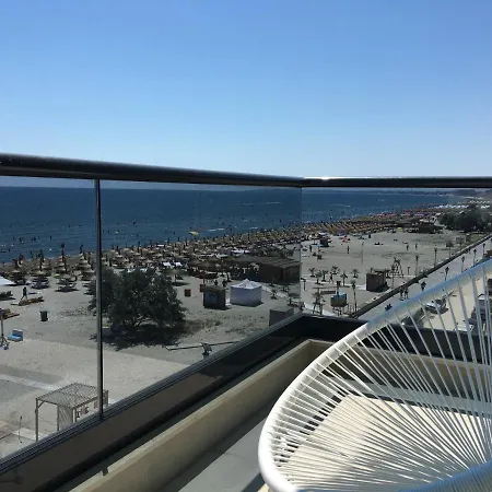 Panoramis 417 Pe Plaja Cu Frontala La Mare Navodari