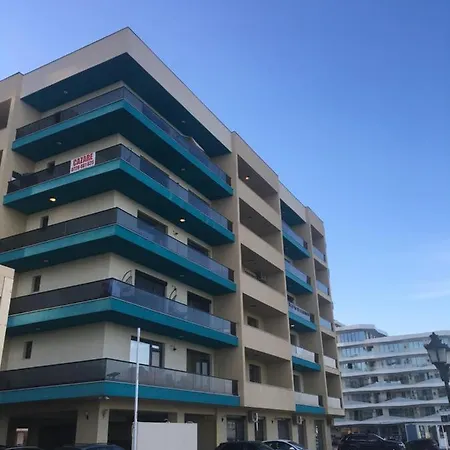 Panoramis 417 Pe Plaja Cu Frontala La Mare