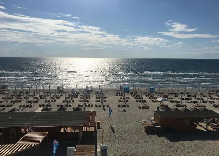 Panoramis 417 Pe Plaja Cu Frontala La Mare