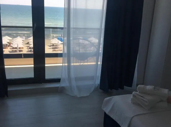 Panoramis 417 Pe Plaja Cu Frontala La Mare