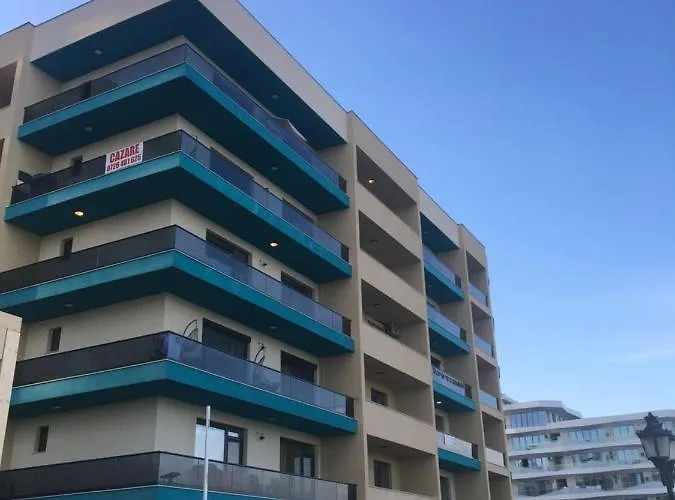 Panoramis 417 Pe Plaja Cu Frontala La Mare